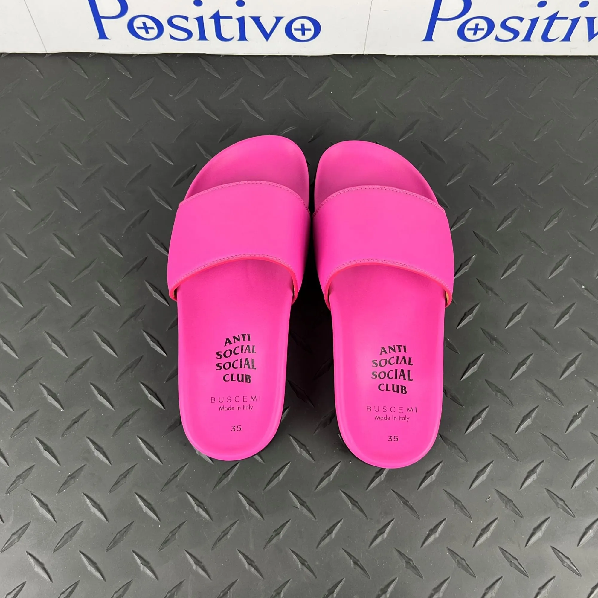 Buscemi Women's Slide ASSC Fucsia Leather Sandals