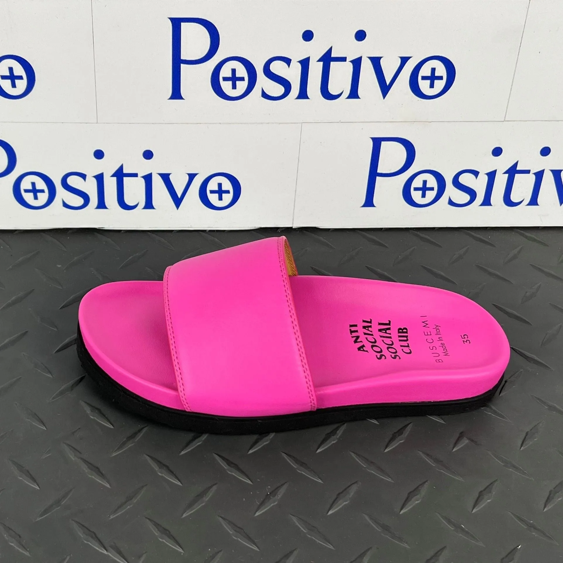 Buscemi Women's Slide ASSC Fucsia Leather Sandals