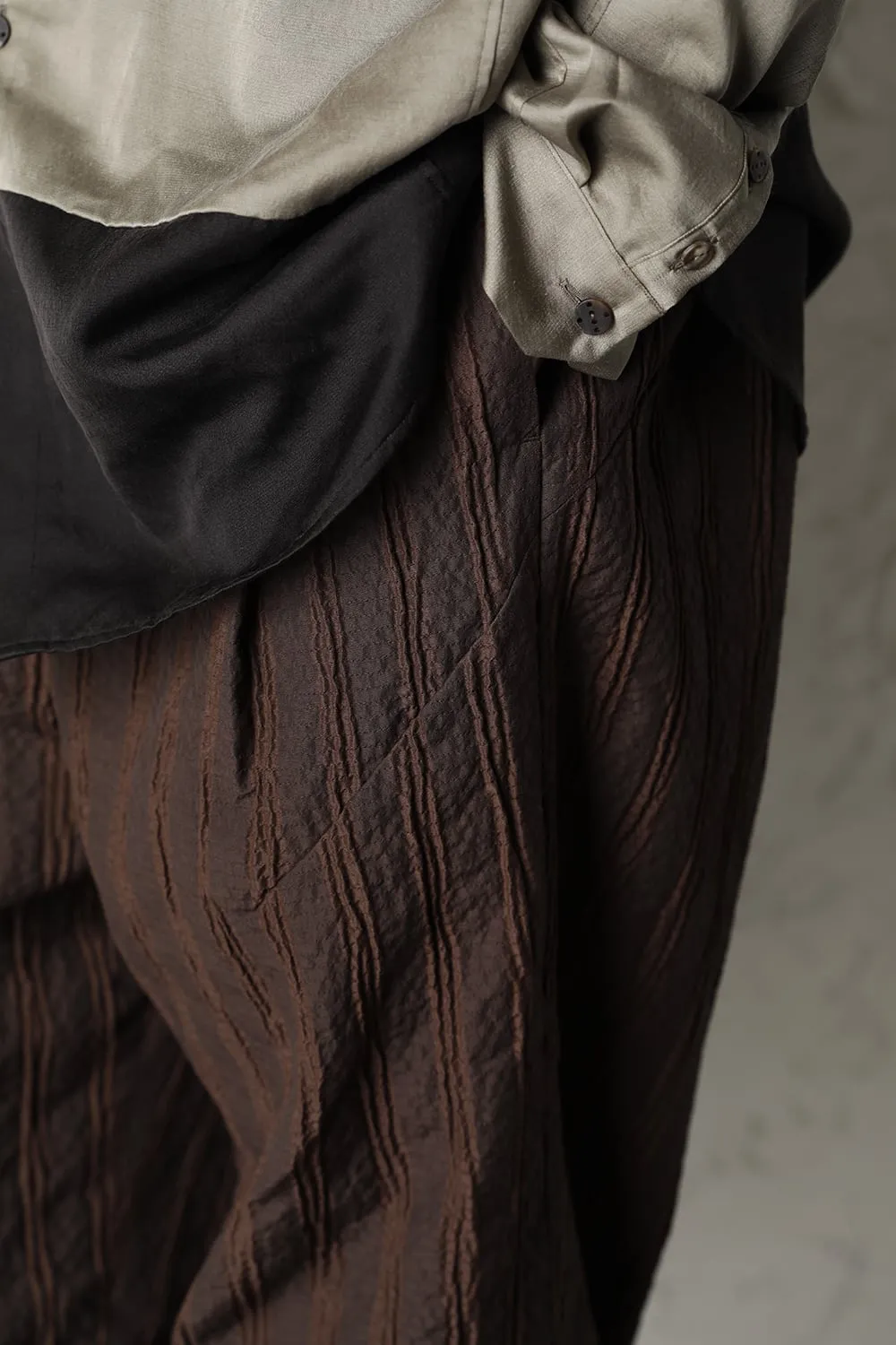 Cropped pants light weight stretch seersucker