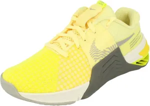 Nike Womens Metcon 8 Training Shoes, Citron Tint/Cool Grey/Summit White/Light Smoke Grey, 8 US