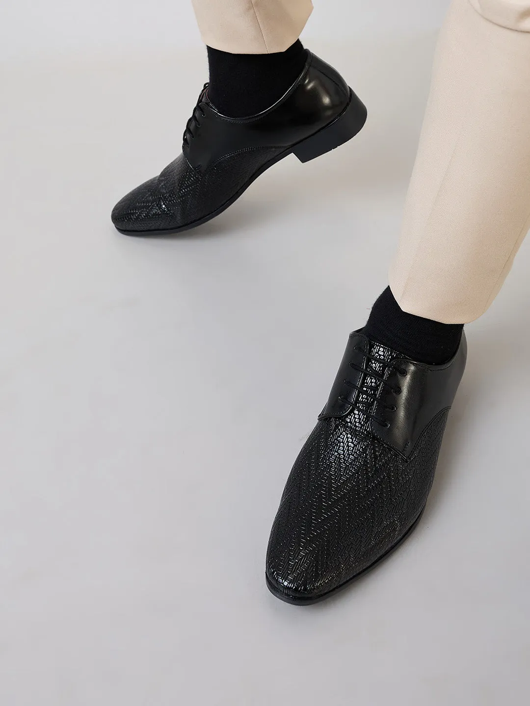 Regal Black Men Formal Textured Leather Lace Ups