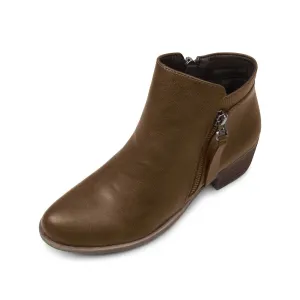 TAXI // ALEXIS-10 TAN